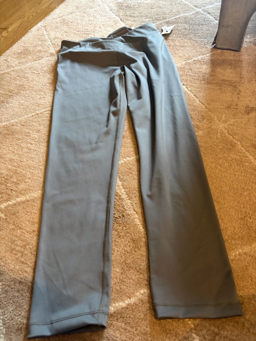 NWT Large Aeropostale Straight-Leg Leggings — Gray